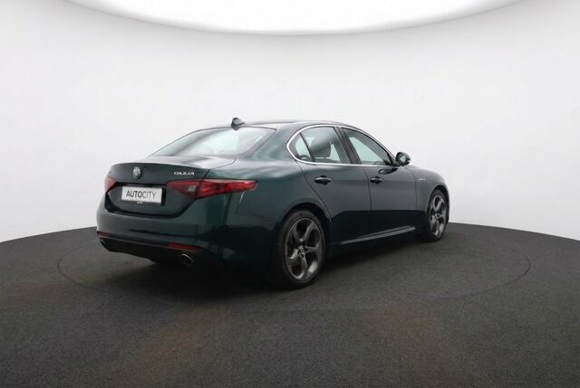 Alfa Romeo GIULIA 2.0 Super Zelena Racing Green l Leder l Camera l