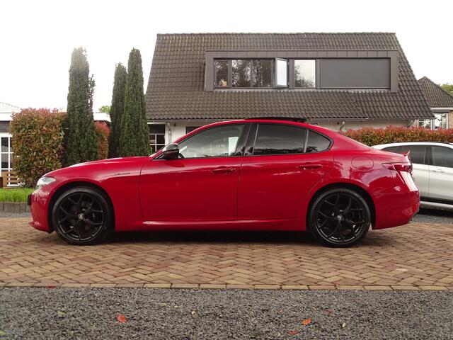 Alfa Romeo GIULIA 2.0 T Veloce AWD | Schuifdak | Ad.Susp. | Harman Kardon | Full options!