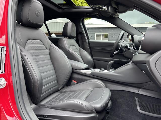 Alfa Romeo GIULIA 2.0 T Veloce AWD | Schuifdak | Ad.Susp. | Harman Kardon | Full options!