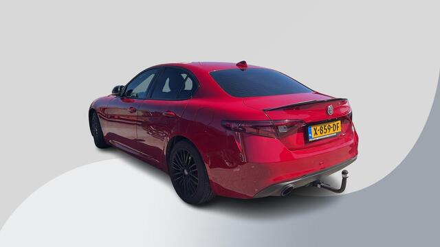 Alfa Romeo GIULIA 2.0T 200pk | Trekhaak | 1.600kg Trekgewicht | Navigatie