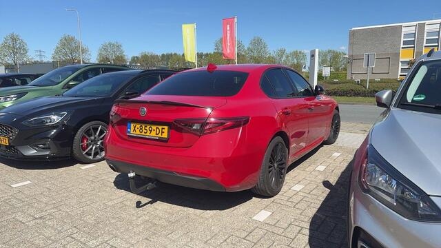 Alfa Romeo GIULIA 2.0T 200pk | Trekhaak | 1.600kg Trekgewicht | Navigatie