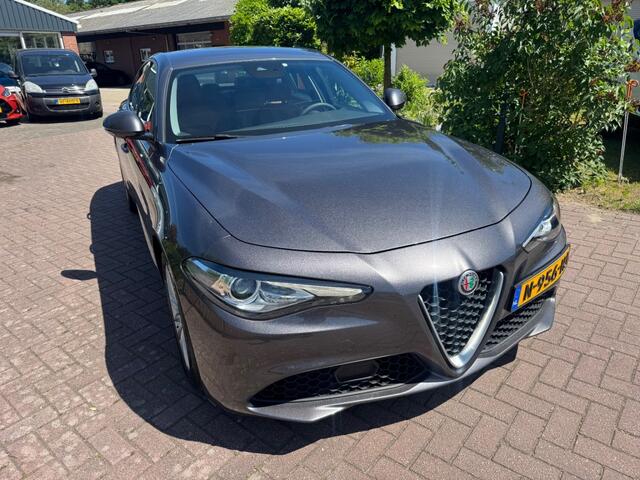 Alfa Romeo GIULIA 2.0T Super 200 PK Automaat *Leder*Keyless*Zeer nette auto