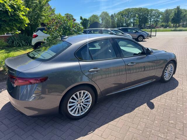 Alfa Romeo GIULIA 2.0T Super 200 PK Automaat *Leder*Keyless*Zeer nette auto
