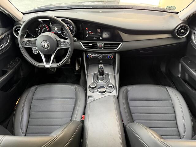 Alfa Romeo GIULIA 2.0T Super, 200Pk, 2020, 1ste eigenaar, Volledig onderhouden, Panoramadak, Climate control, Cruise control, Parkeersensoren, Xenon koplampen, Elektrische stoelen, Stoel + stuurverwarming,