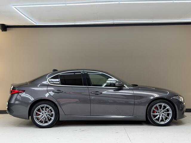 Alfa Romeo GIULIA 2.0T Super, 200Pk, 2020, 1ste eigenaar, Volledig onderhouden, Panoramadak, Climate control, Cruise control, Parkeersensoren, Xenon koplampen, Elektrische stoelen, Stoel + stuurverwarming,