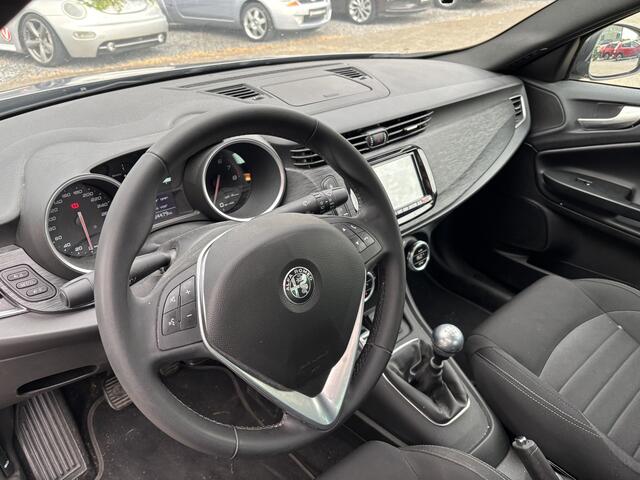 Alfa Romeo GIULIETTA 1.4 Turbo Sport Matte lak / Carplay / Camera