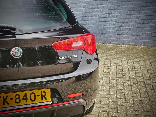 Alfa Romeo GIULIETTA 1.4 Turbo MultiAir Super / PACK VELOCE / ROOD LEDER / STOELVERW. /
