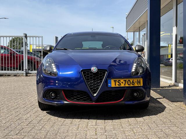 Alfa Romeo GIULIETTA 1.4 Turbo MultiAir Business Super / Automaat / NL-Auto / Vol-Leder / Stuurwiel-Flippers / Cruise-Control / Climate-Control / DAB Radio-Bluetooth / Navi / PDC / 18'' LMV / All-Season / ENZ.