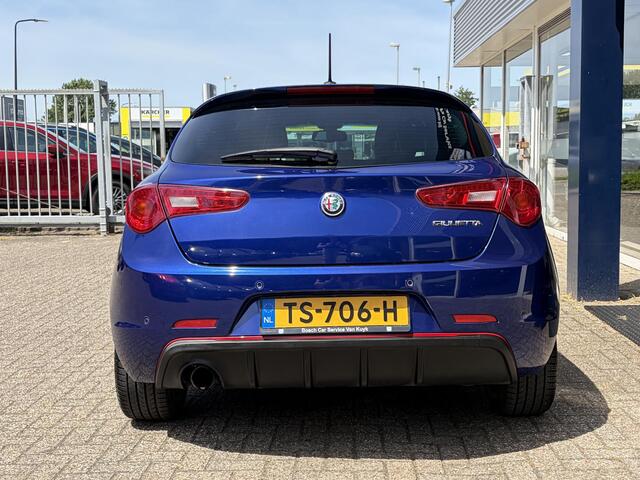 Alfa Romeo GIULIETTA 1.4 Turbo MultiAir Business Super / Automaat / NL-Auto / Vol-Leder / Stuurwiel-Flippers / Cruise-Control / Climate-Control / DAB Radio-Bluetooth / Navi / PDC / 18'' LMV / All-Season / ENZ.