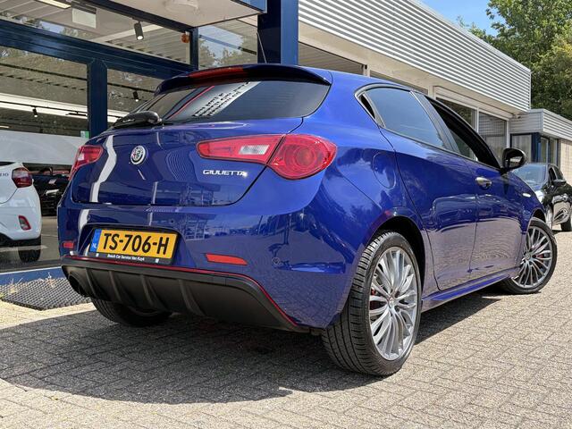Alfa Romeo GIULIETTA 1.4 Turbo MultiAir Business Super / Automaat / NL-Auto / Vol-Leder / Stuurwiel-Flippers / Cruise-Control / Climate-Control / DAB Radio-Bluetooth / Navi / PDC / 18'' LMV / All-Season / ENZ.