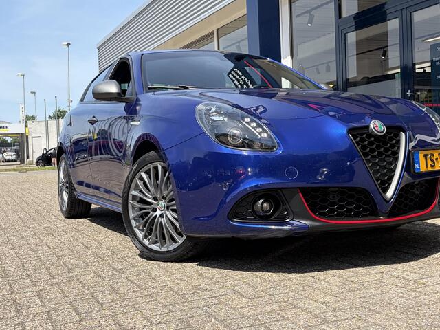 Alfa Romeo GIULIETTA 1.4 Turbo MultiAir Business Super / Automaat / NL-Auto / Vol-Leder / Stuurwiel-Flippers / Cruise-Control / Climate-Control / DAB Radio-Bluetooth / Navi / PDC / 18'' LMV / All-Season / ENZ.