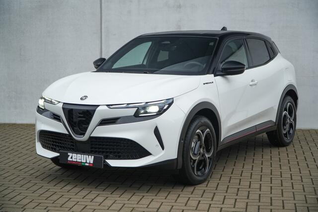 Alfa Romeo Junior 1.2 Turbo 136 PK Ibrida Speciale | Techno | Camera | Navi | Carp