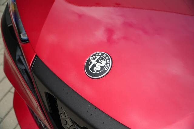 Alfa Romeo Junior Elettrica Speciale 54 kWh | Pano | Techno | 18"