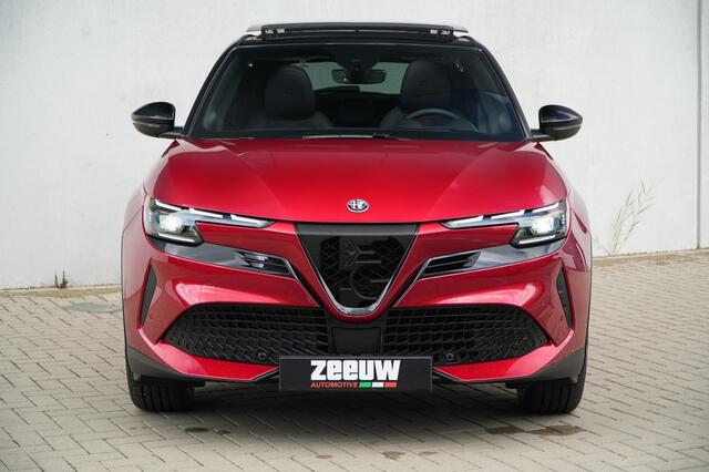 Alfa Romeo Junior Elettrica Speciale 54 kWh | Pano | Techno | 18"