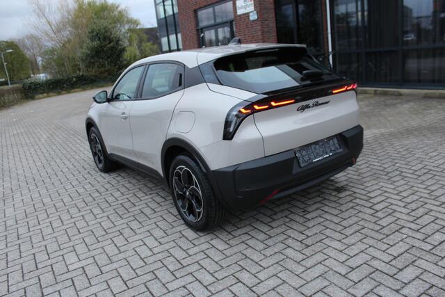 Alfa Romeo Junior Elettrica 54 kWh Clima-Cruise-Keyless-Carplay