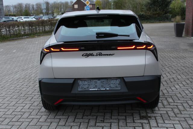 Alfa Romeo Junior Elettrica 54 kWh Clima-Cruise-Keyless-Carplay