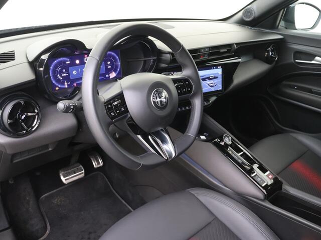 Alfa Romeo Junior 1.2 Turbo Hybrid Ibrida Speciale AUTOMAAT !