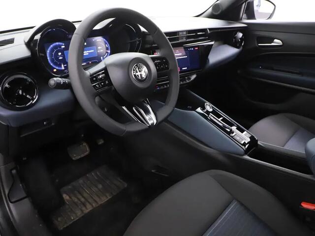 Alfa Romeo Junior Elettrica Speciale 54 kWh | ACC | Clima | LED 05-2025 10.537 KM