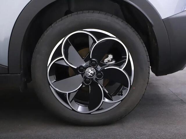 Alfa Romeo Junior Elettrica Speciale 54 kWh | ACC | Clima | LED 05-2025 10.537 KM