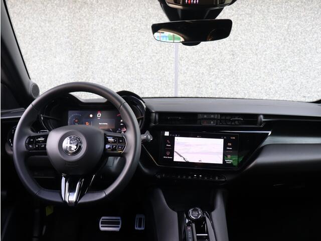 Alfa Romeo Junior 1.2 Turbo 136 PK Ibrida Speciale | Techno | Camera | Navi | Carp