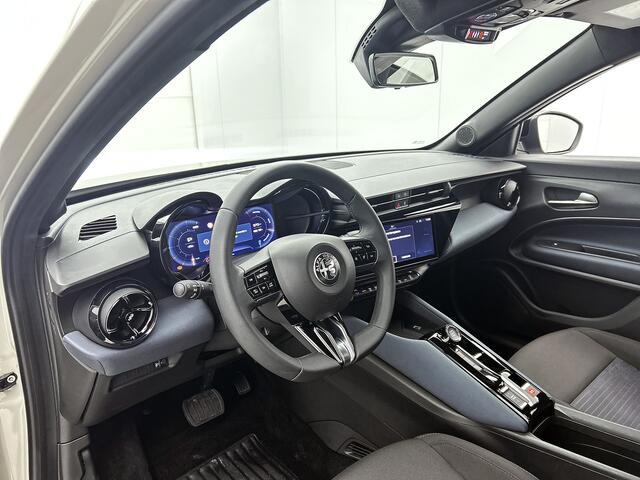 Alfa Romeo Junior Elettrica 54 kWh Carplay, DAB