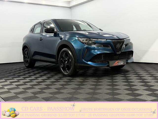 Alfa Romeo Junior 1.2 Turbo Hybrid Ibrida 145PK Apple carplay, Parkeersensoren, Cruise control, Keyless start, Virtual desk, Lichtmetalen velgen, 1 jaar garantie