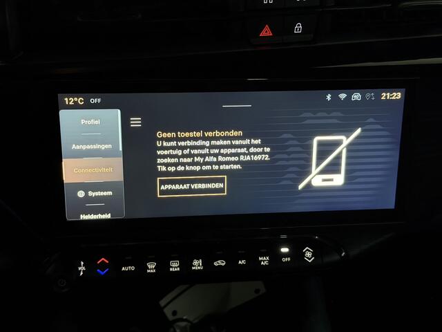 Alfa Romeo Junior 1.2 Turbo Hybrid Ibrida 145PK Apple carplay, Parkeersensoren, Cruise control, Keyless start, Virtual desk, Lichtmetalen velgen, 1 jaar garantie