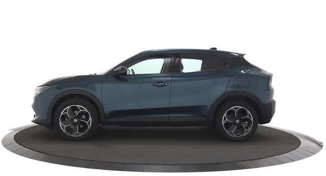 Alfa Romeo Junior Elettrica 54 kWh SOH 97% / Parkeerhulp / Carplay