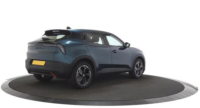 Alfa Romeo Junior Elettrica 54 kWh SOH 97% / Parkeerhulp / Carplay