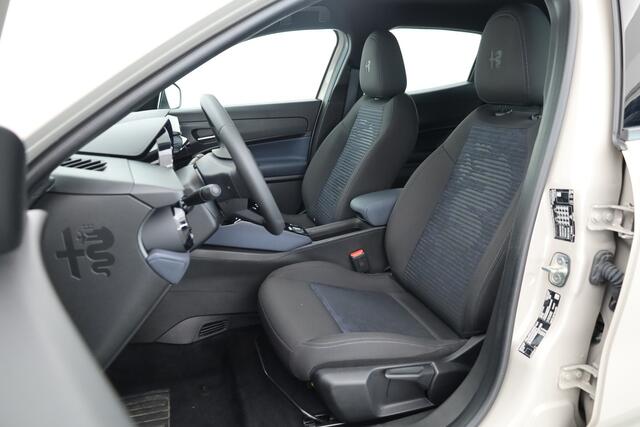 Alfa Romeo Junior Elettrica 54 kWh | Rijklaar! | Dig. Cockpit | Adapt.Cruise | Carplay | ACC | DriveMode | LED | 18'' V