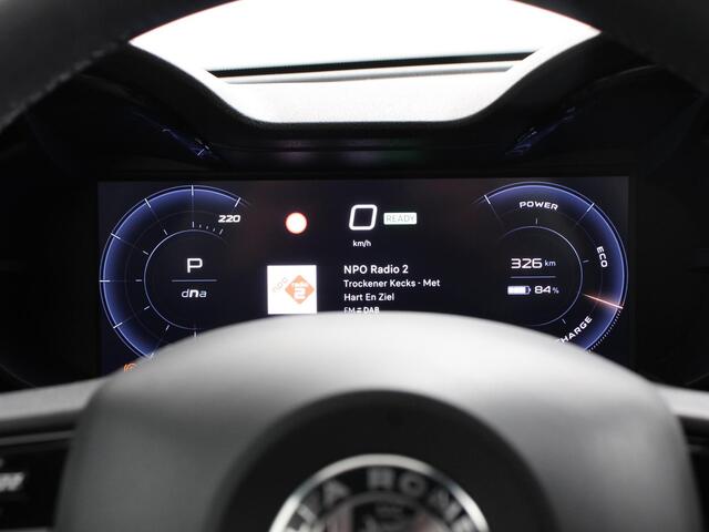 Alfa Romeo Junior Elettrica Automaat 156PK Adaptieve Cruise Control LMV 18 inch Full Led Matrix Parkeer senoren Navigatie Apple Carplay / Android auto Climate Control