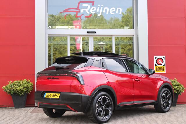 Alfa Romeo Junior ELETTRICA SPECIALE 156PK 54 kWh | PANORAMISCH SCHUIF/KANTEL DAK | BICOLOR DAK (ZWART DAK) | WARMTEPOMP | TECHNOLOGIE PAKKET (O.A. FULL LED ADAPTIVE MATRIX KOPLAMPEN/DODEHOEK DETECTIE/DRAADLOZE TELEFOONLADER/ACHTERUITRIJ CAMERA/PARKEERSENSOREN VOOR, ACHTER