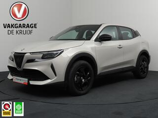 alfa-romeo-junior-1.2-turbo-hybrid-
