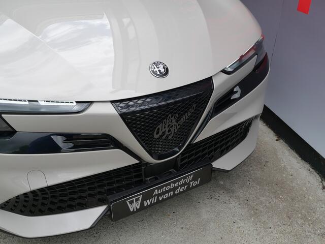 Alfa Romeo Junior ELETTRICA 54 kWh | CARPLAY | A.C.C | CLIMA | LED | BTW | FABRIEKSGARANTIE!!