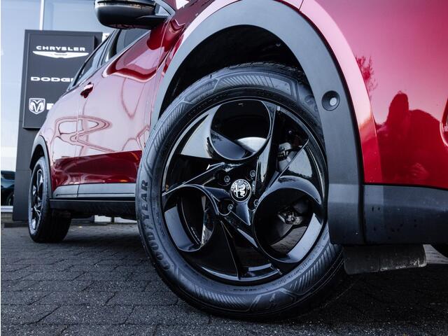 Alfa Romeo Junior 1.2 Turbo Hybrid Ibrida Speciale | ACC | LED |