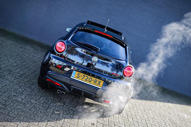 Alfa Romeo MITO 1.4 T MultiAir Veloce S PANO / CAMERA / CARBON