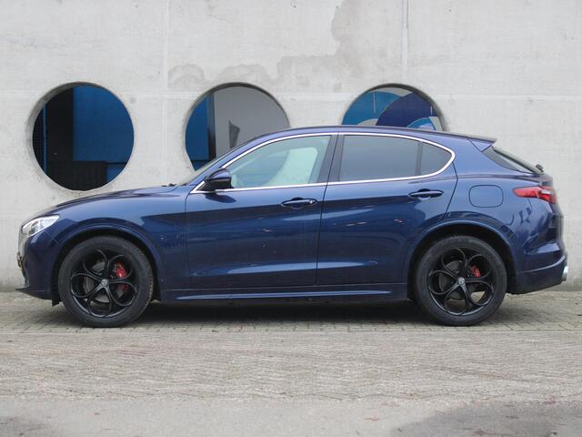 Alfa Romeo Stelvio 2.2d Super | LEDEREN BEKLEDING | 20" LICHTMETALEN VELGEN |