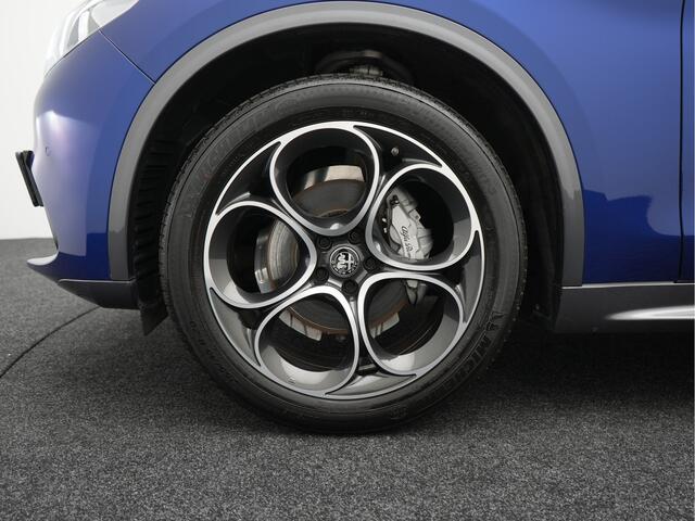Alfa Romeo Stelvio 2.0 T AWD Ti | Lederen bekleding | Panoramisch schuif/kanteldak