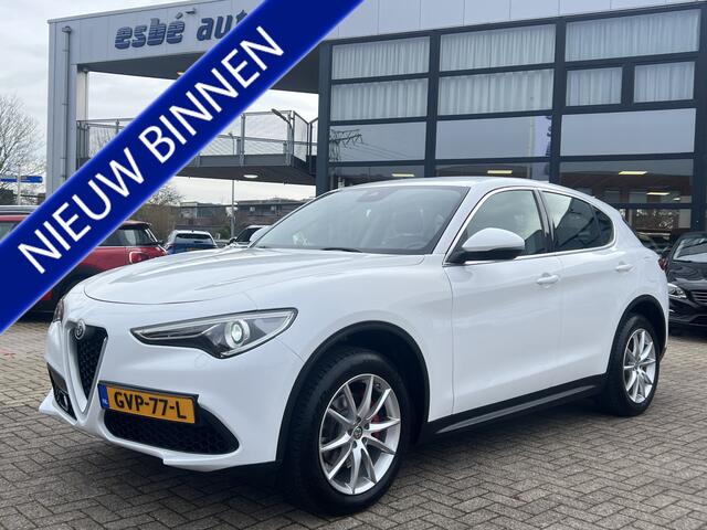 Alfa Romeo Stelvio 2.0 T 280 Pk AWD First Edition Xenon Navigatie Camera Elek Stoelen Leder Stoel + Stuurverwarming 19 inch Velgen DAB