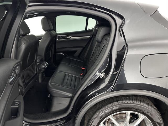 Alfa Romeo Stelvio 2.2d AWD Super Aut. *PANO | ADAPTIVE-CRUISE | LEATHER | XENON | MEMORY-PACK | HARMAN/KARDON | BLIND-SPOT | CAMERA | DAB+ | NAVI-FULLMAP | HEATED-SPORTSEATS | ECC | PDC | TOWBAR | 19''ALU*