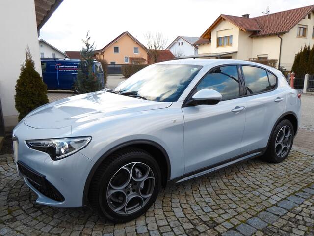 Alfa Romeo Stelvio 2.0T Q4 Ti (206kW/280pk) ** Bi-XENON/LED, NAVI+, LEDER, ACC, 19-inch LMV, MEM ** 1e EIG - 22.800 km - UNFALLFREI ** ** INFORMEER OOK NAAR ONZE AANTREKKELIJKE FINANCIAL-LEASE TARIEVEN **