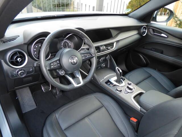 Alfa Romeo Stelvio 2.0T Q4 Ti (206kW/280pk) ** Bi-XENON/LED, NAVI+, LEDER, ACC, 19-inch LMV, MEM ** 1e EIG - 22.800 km - UNFALLFREI ** ** INFORMEER OOK NAAR ONZE AANTREKKELIJKE FINANCIAL-LEASE TARIEVEN **