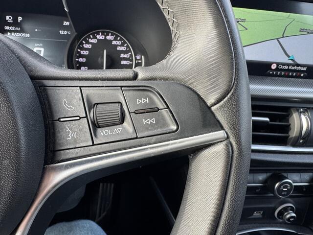 Alfa Romeo Stelvio 2.0 T AWD Super | Clima | Navi Leder | Q4 AWD 4x4 | B