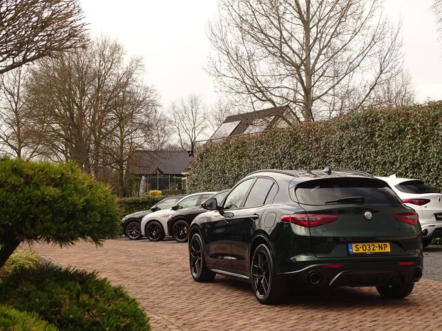 Alfa Romeo Stelvio 2.2d Customized by Klompcars | Carplay | 20 inch | Leer | ETC.