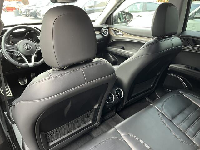 Alfa Romeo Stelvio 2.0 T AWD 280PK | Raggazzon | Zeer Netjes! | Leer | All-Black | Ti-Difusser.
