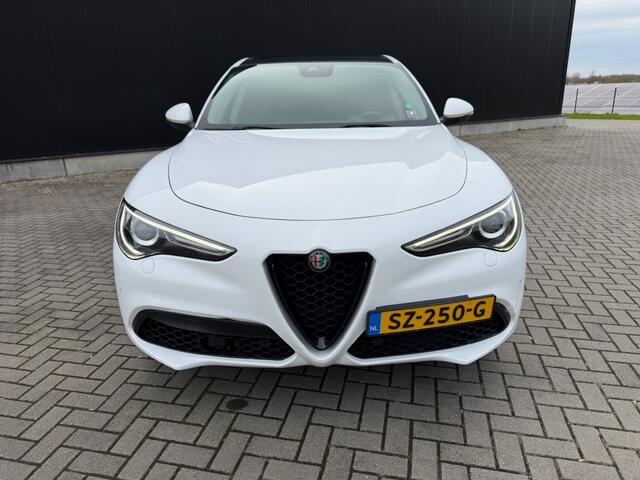 Alfa Romeo Stelvio 2.0 T AWD F.E.280PK PANORAMA/TREKHAAK/LEER