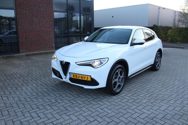 Alfa Romeo Stelvio 2.0 T AWD Super Leder-Navi-Memory-Carplay-Afn. Trekhaak. 16.000 KM !!