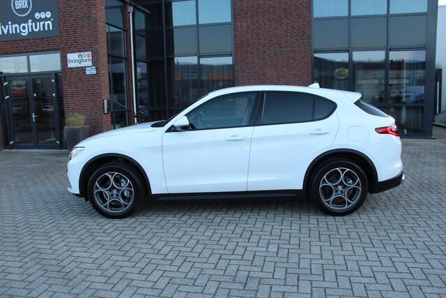 Alfa Romeo Stelvio 2.0 T AWD Super Leder-Navi-Memory-Carplay-Afn. Trekhaak. 16.000 KM !!