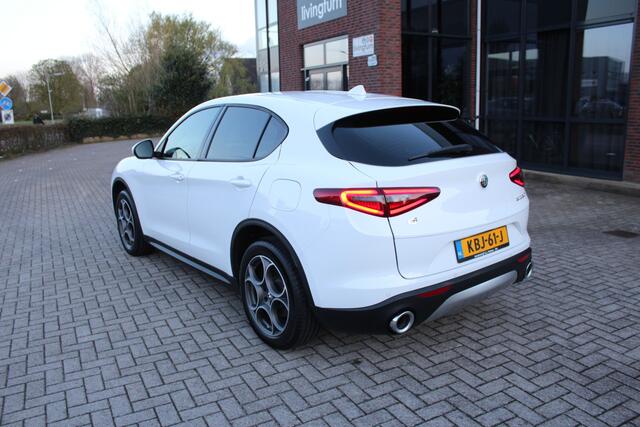 Alfa Romeo Stelvio 2.0 T AWD Super Leder-Navi-Memory-Carplay-Afn. Trekhaak. 16.000 KM !!