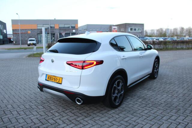 Alfa Romeo Stelvio 2.0 T AWD Super Leder-Navi-Memory-Carplay-Afn. Trekhaak. 16.000 KM !!